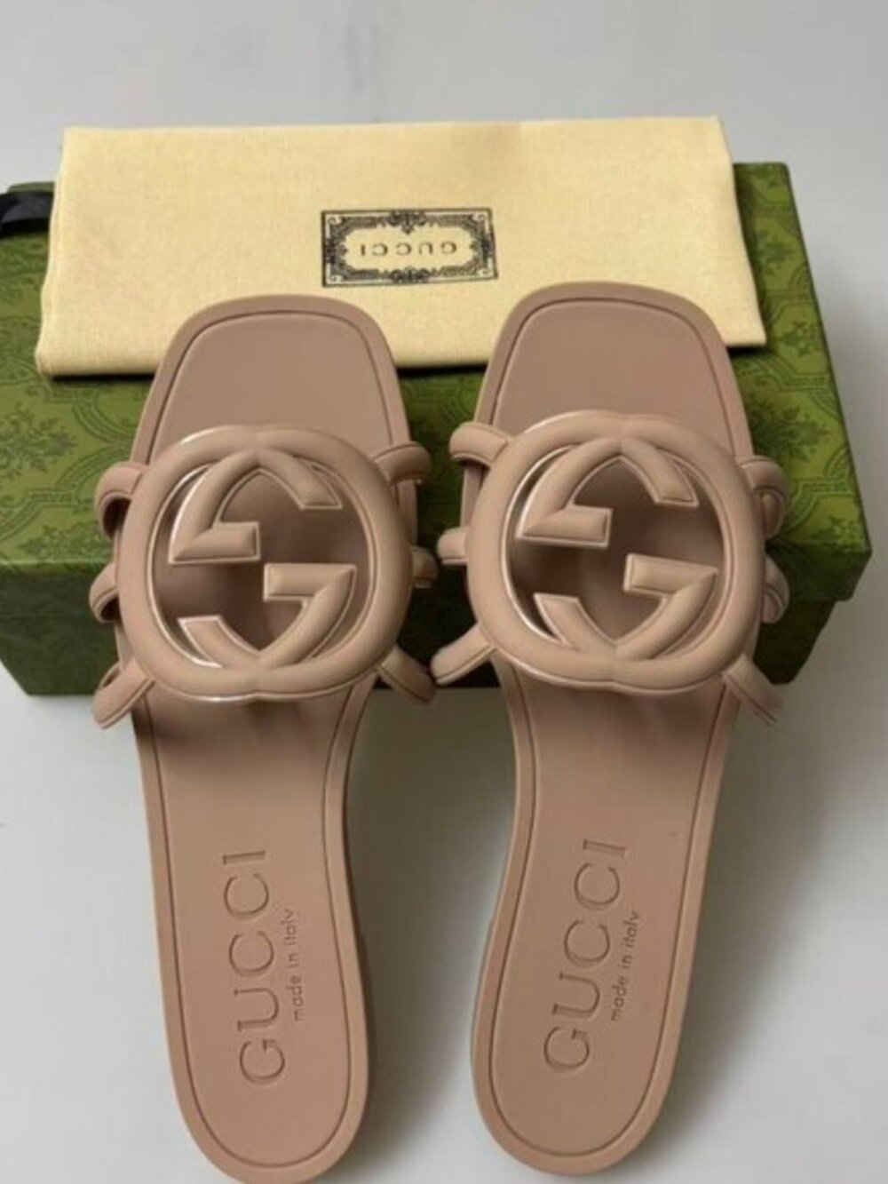 Gucci Women’s Slide sandal with interlocking G size 38